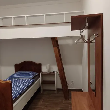 Litohlavy 17 - Na Samotě U Lesa Penzion Králŭv Dvŭr