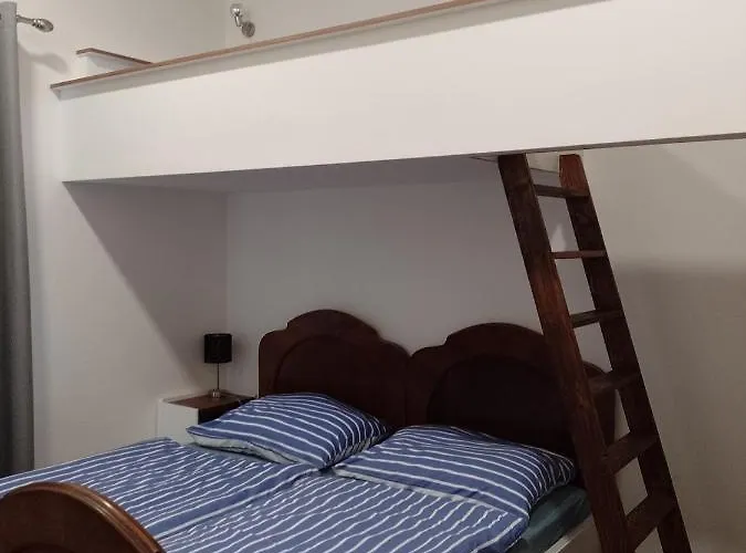 Litohlavy 17 - Na Samote U Lesa Maison d'hôtes Králŭv Dvŭr