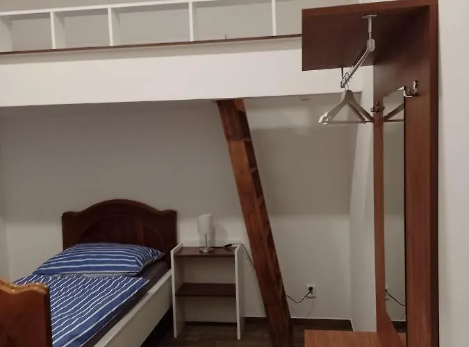 Litohlavy 17 - Na Samote U Lesa Maison d'hôtes Králŭv Dvŭr